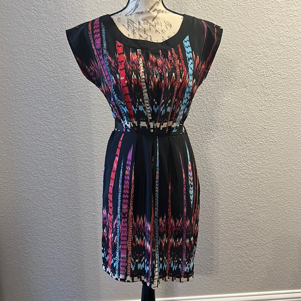 BeBop Black w/Geo Multi Color Pattern Dress. Ribbon Belt & Pockets Sz M